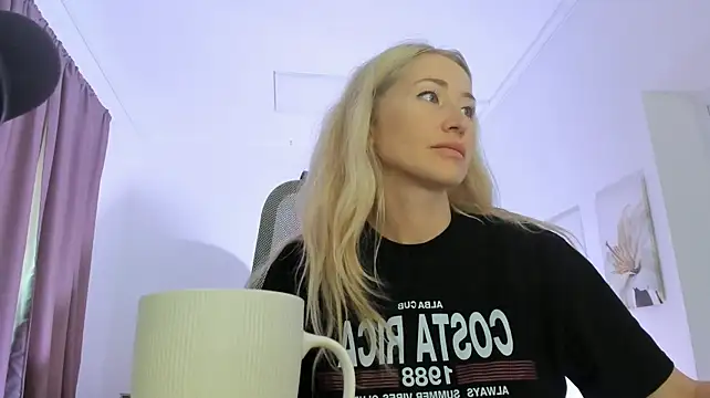 AstraMonroe's Webcam Show