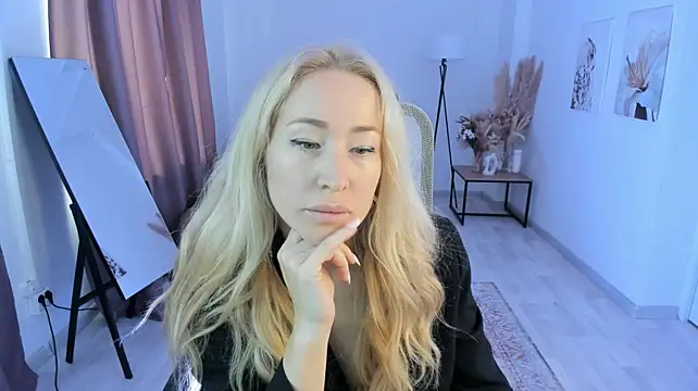 Živý XXX chat AstraMonroe