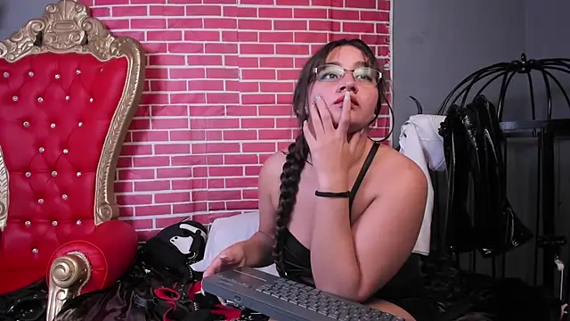 LiliThara's Webcam Show
