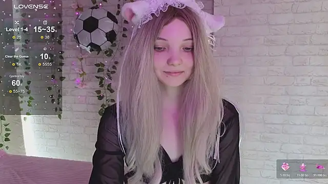AnimeAlica18's Live XXX Chat