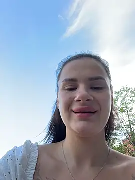MiraReachn Webbikameraesitys