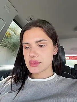 MiraReach's Live XXX Chat