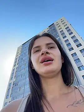 MiraReach live XXX chat