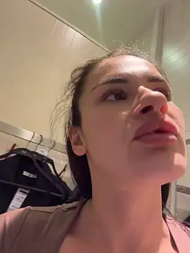 Chat +18 de MiraReach ao vivo