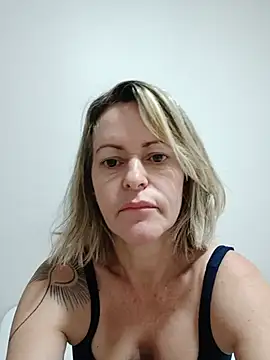 XXX chat uživo modela Misaudibel