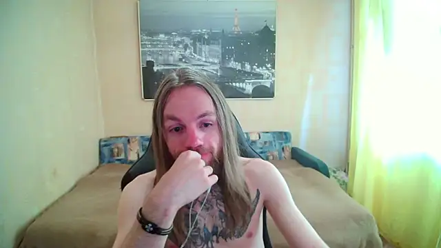 AdamDickensn Webbikameraesitys