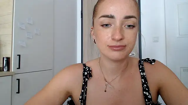 Chat +18 de LorenneRose ao vivo