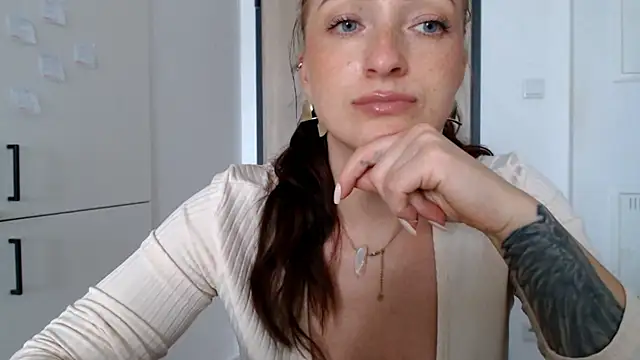 Chat +18 de LorenneRose ao vivo