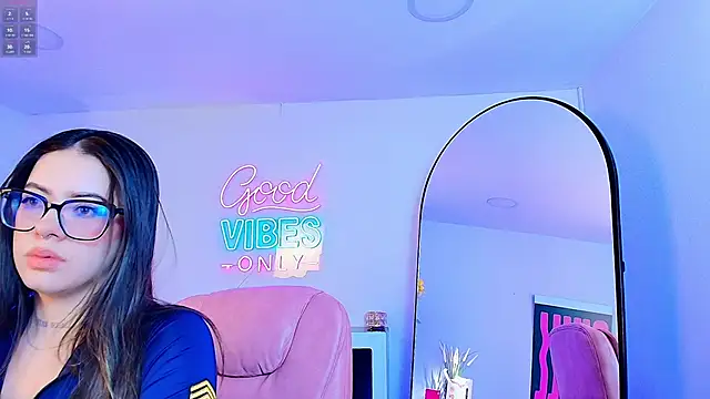 Alice_Vixen Live XXX-Chat