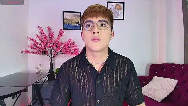 Lucass_love 网络视讯表演