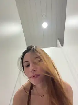 XXX chat uživo modela CrystalClean