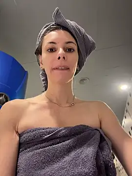 CrystalClean Webcam Show
