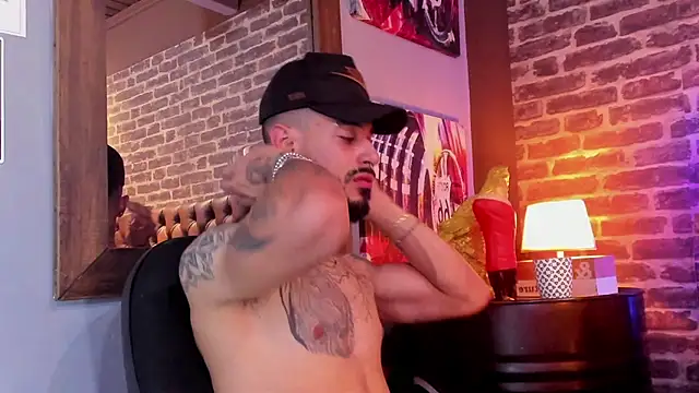 VinzenzRizzo webcam show