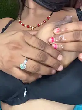 دردشة HOTTY-TINA الجنسية المباشرة