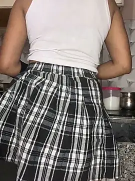 HOTTY-TINA Show in webcam
