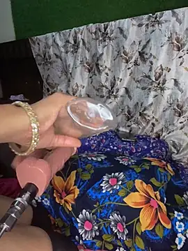 HOTTY-TINA Pertunjukan Webcam