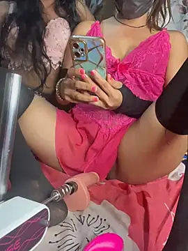 HOTTY-TINAn Webbikameraesitys