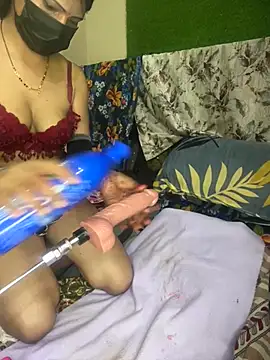 HOTTY-TINA Show in webcam