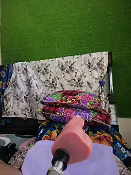 HOTTY-TINAn Webbikameraesitys