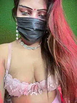 HOTTY-TINAn Webbikameraesitys
