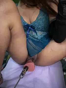HOTTY-TINA Adlı Modelin Web Kamerası Şovu