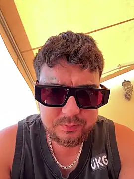 Pokazy przed kamerką – MrSavagexx
