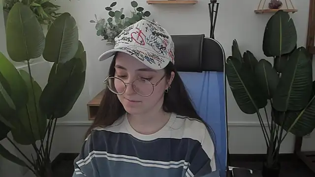 Chat +18 de VirtuallVoyant ao vivo