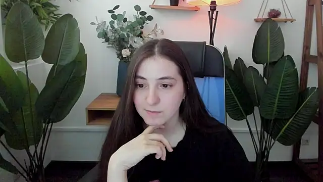 VirtuallVoyant's Live XXX Chat