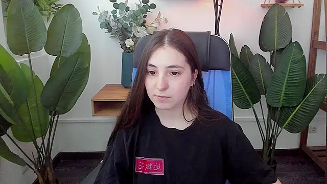 VirtuallVoyant Adlı Modelin Canlı XXX Sohbeti