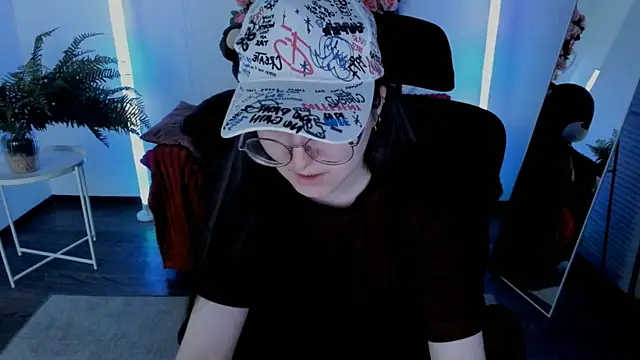 VirtuallVoyant's Live XXX Chat