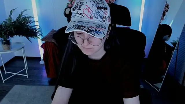 VirtuallVoyant's Live XXX Chat