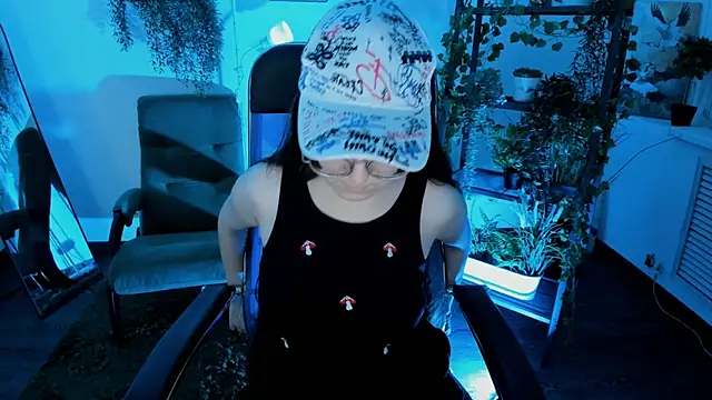 VirtuallVoyant's Live XXX Chat