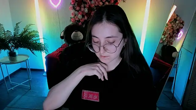 VirtuallVoyant's Live XXX Chat