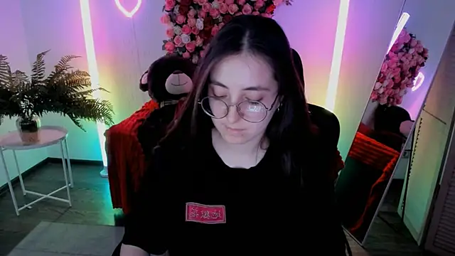 VirtuallVoyant's Live XXX Chat