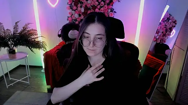 VirtuallVoyant's Live XXX Chat
