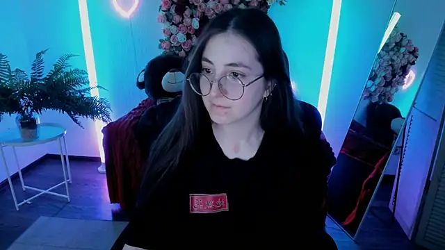 VirtuallVoyant's Live XXX Chat