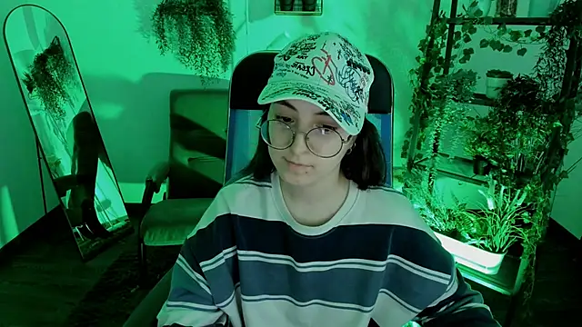 VirtuallVoyant's Live XXX Chat