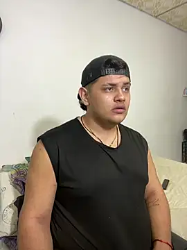 boy_jasson Adlı Modelin Canlı XXX Sohbeti