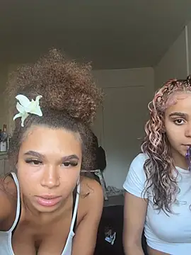 Kayla19XX webcam show