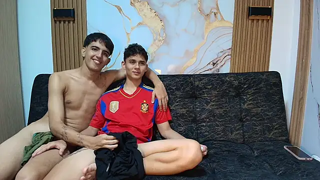 Show modela willy_sexxx18 na web-kameri