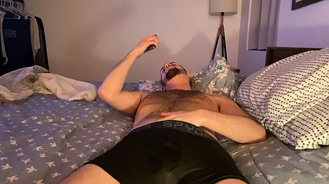 Show modela hairyavg na web-kameri