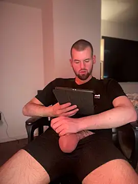 hairyavg Show in webcam