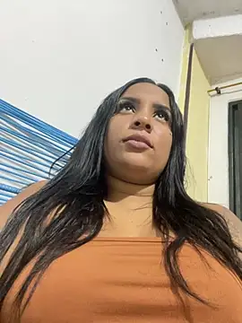Chatroom XXX en direct de MarianaaSantos