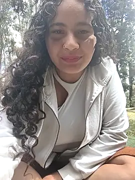 Yaya_watson's Webcam Show