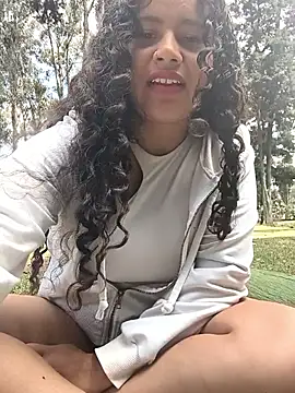 Yaya_watson 在線直播表演