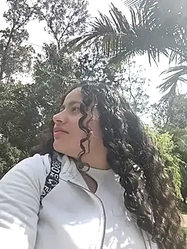 Yaya_watson Show in webcam