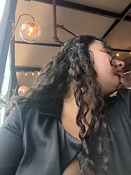 Yaya_watson webcam show