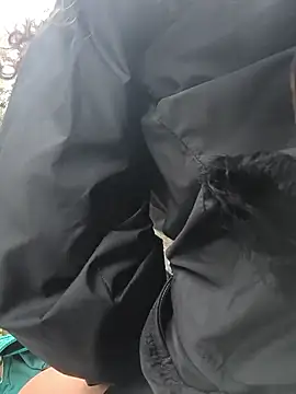 Yaya_watson: διαδικτυακό σόου στην κάμερα