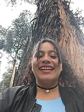 Show de Yaya_watson na webcam