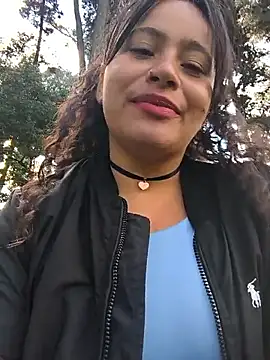 Show de Yaya_watson na webcam